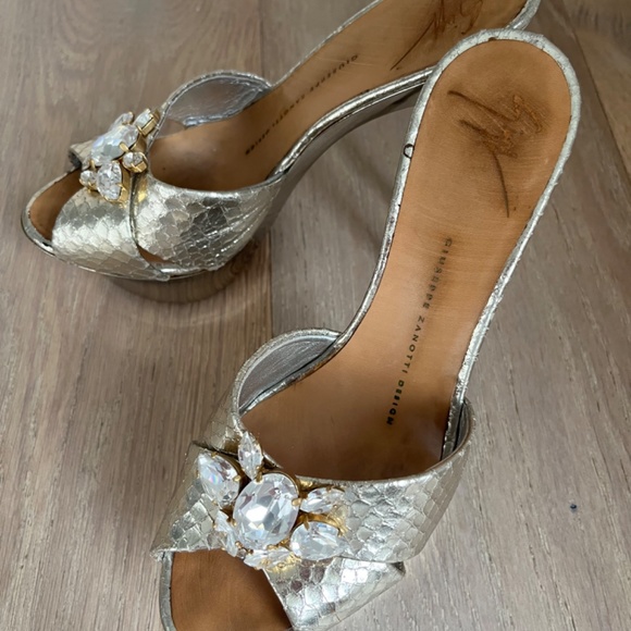 Giuseppe ZANOTTI open- toe heels - Picture 3 of 10